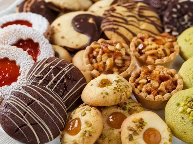 Homemade Arabic Sweets Box – 1kg – Fresh Daily