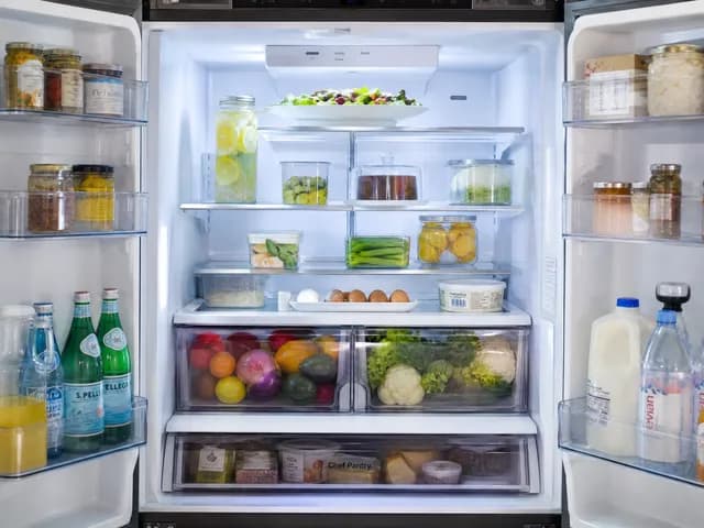Family‑Size No‑Frost Refrigerator 650L – Stainless Steel – Excellent Condition
